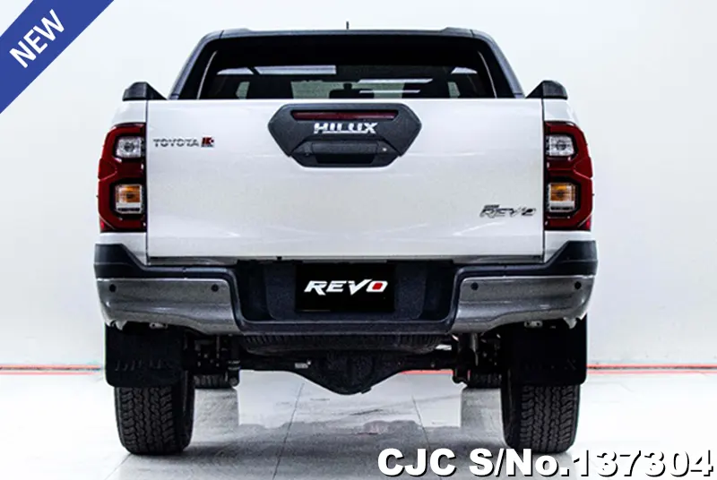 Toyota Hilux in White for Sale Image 4