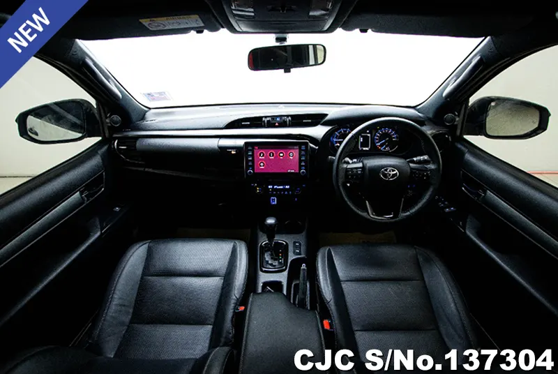 Toyota Hilux in White for Sale Image 6