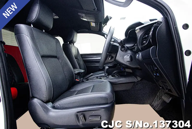 Toyota Hilux in White for Sale Image 8