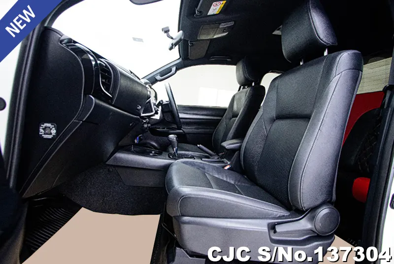 Toyota Hilux in White for Sale Image 9