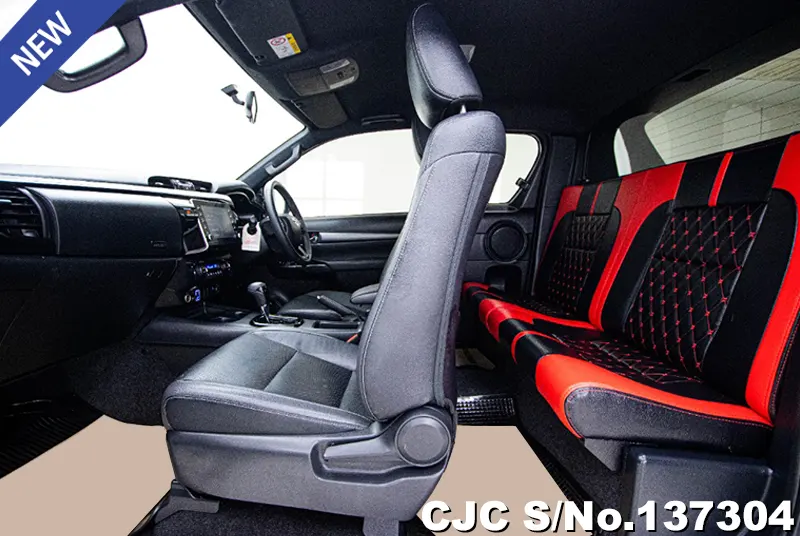 Toyota Hilux in White for Sale Image 10