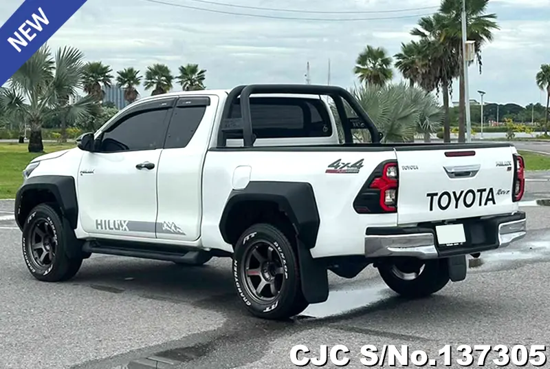 Toyota Hilux in White for Sale Image 1