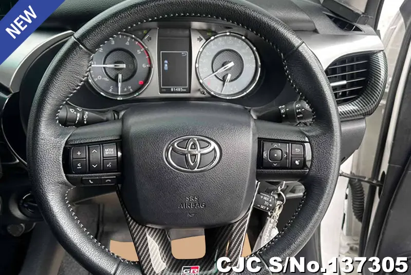 Toyota Hilux in White for Sale Image 6