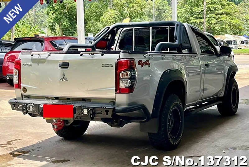 Mitsubishi Triton in Gray for Sale Image 1