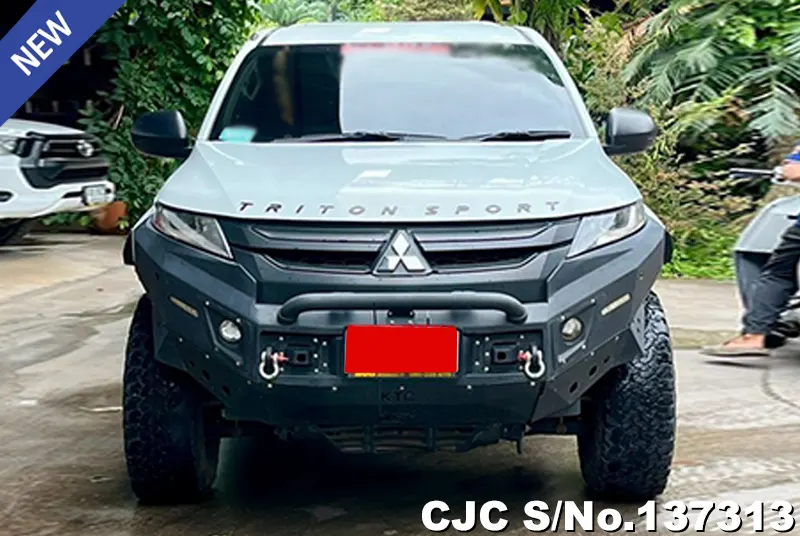 Mitsubishi Triton in White for Sale Image 4