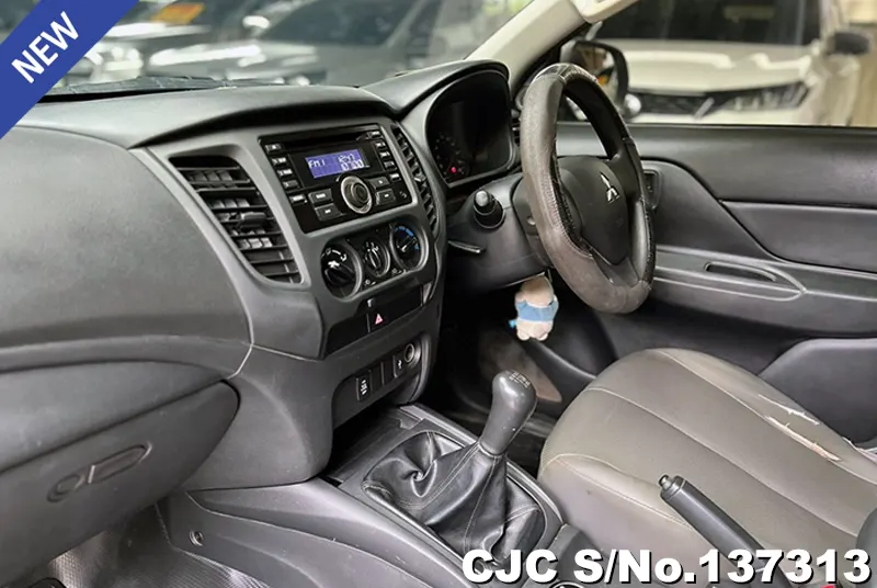Mitsubishi Triton in White for Sale Image 7