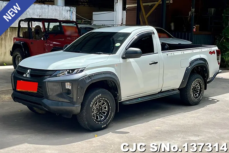 Mitsubishi Triton in White for Sale Image 3