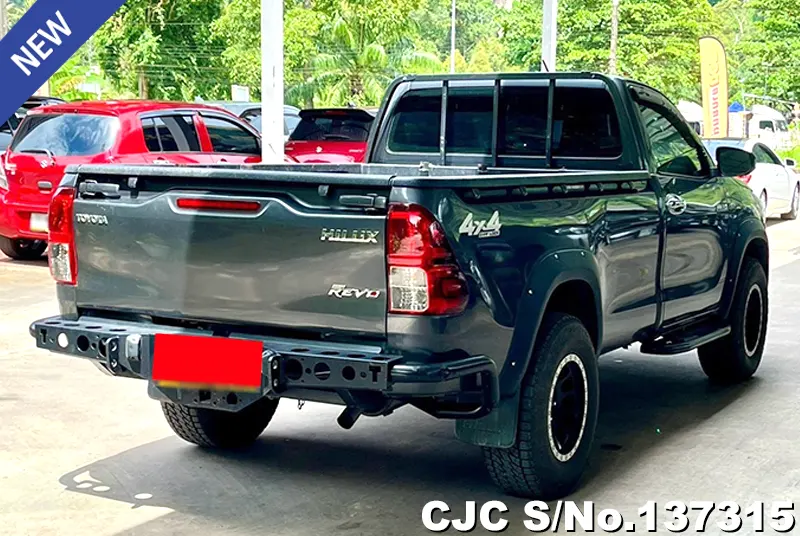 Toyota Hilux in Gray for Sale Image 2