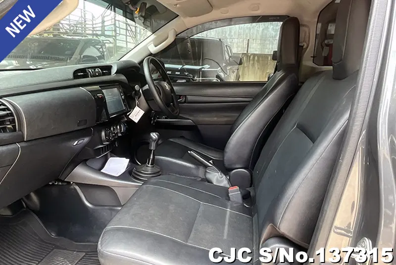 Toyota Hilux in Gray for Sale Image 6