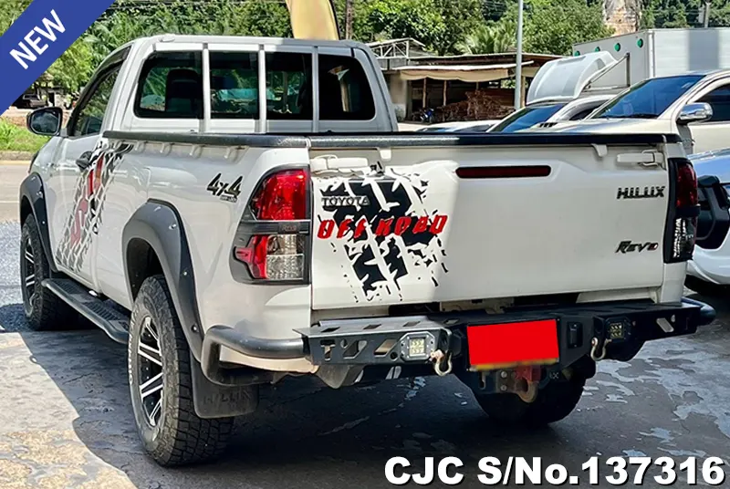 Toyota Hilux in White for Sale Image 1