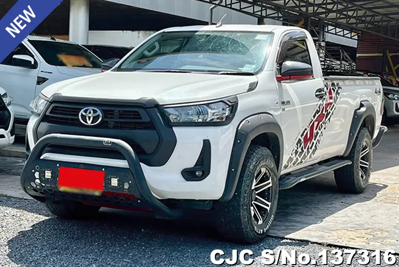 Toyota Hilux in White for Sale Image 3