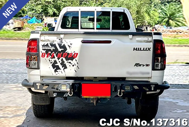 Toyota Hilux in White for Sale Image 5