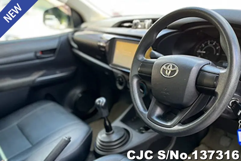 Toyota Hilux in White for Sale Image 6