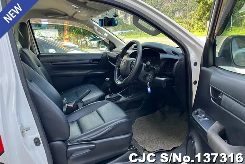 Toyota Hilux in White for Sale Image 8