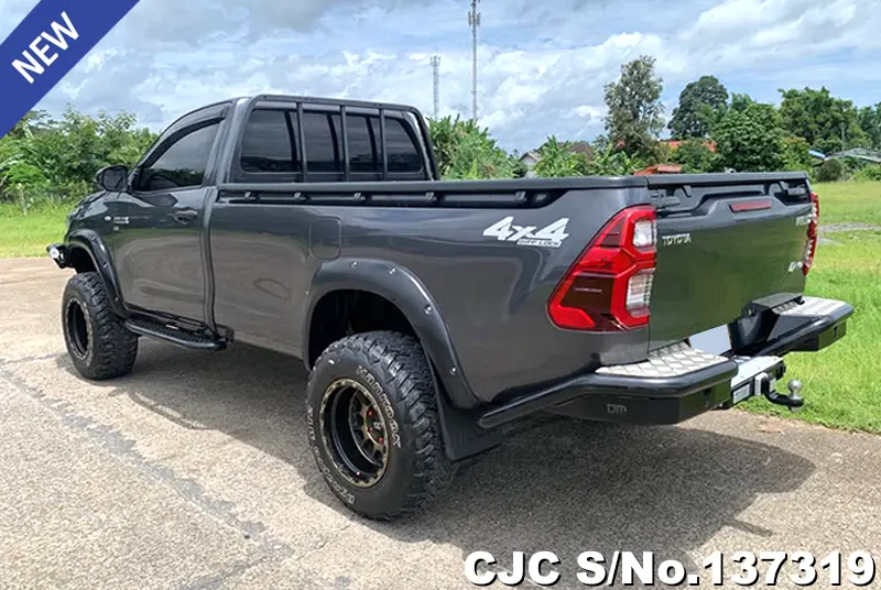 Toyota Hilux in Gray for Sale Image 1
