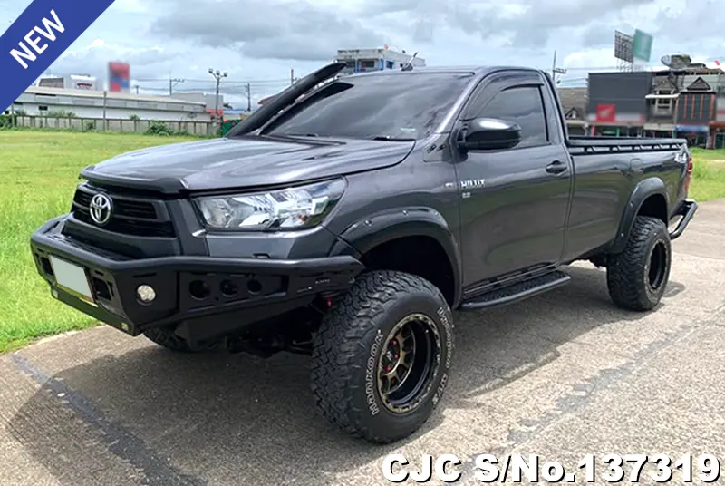 Toyota Hilux in Gray for Sale Image 3