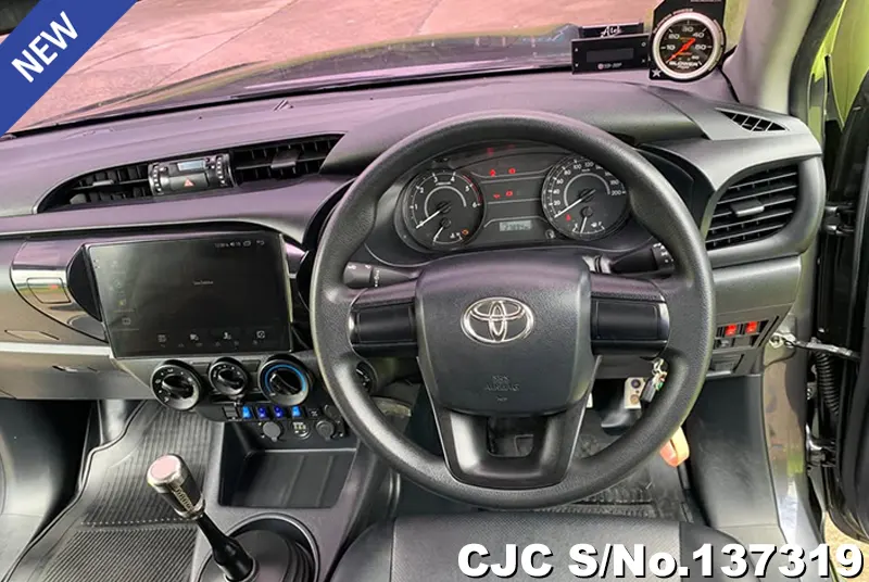Toyota Hilux in Gray for Sale Image 7