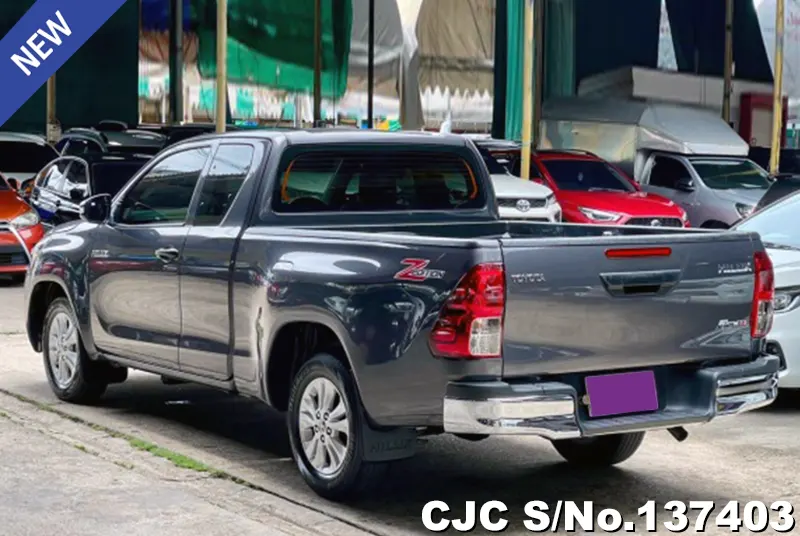 Toyota Hilux in Gray for Sale Image 1