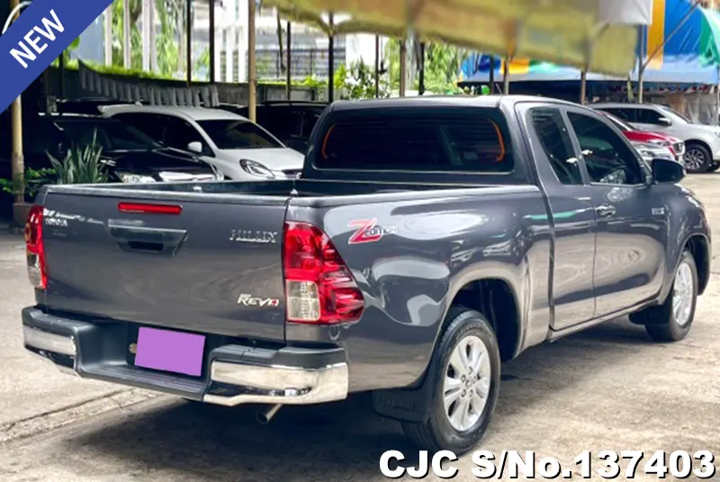 Toyota Hilux in Gray for Sale Image 2