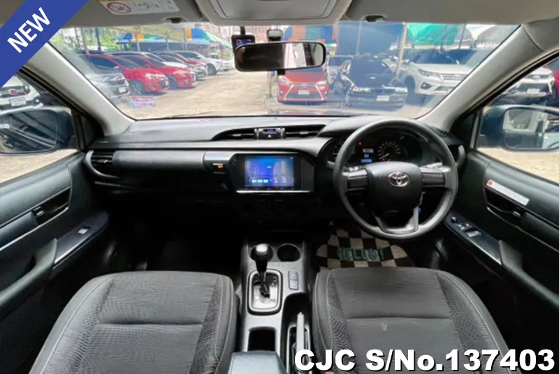 Toyota Hilux in Gray for Sale Image 8