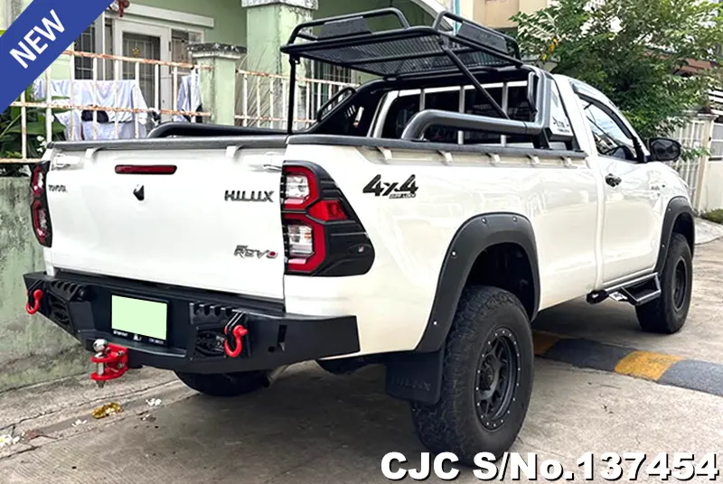 Toyota Hilux in White for Sale Image 1