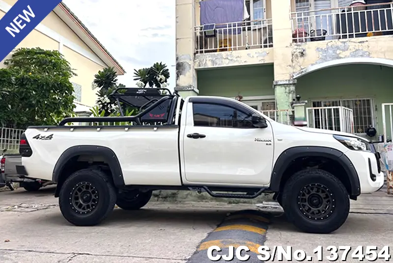 Toyota Hilux in White for Sale Image 5