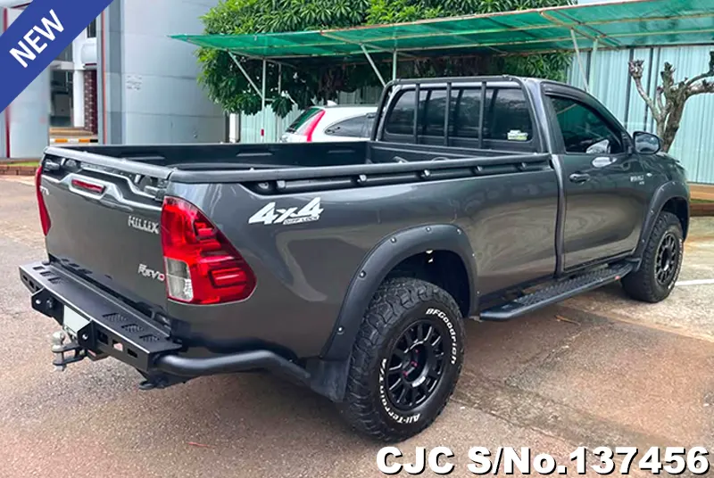Toyota Hilux in Gray for Sale Image 2
