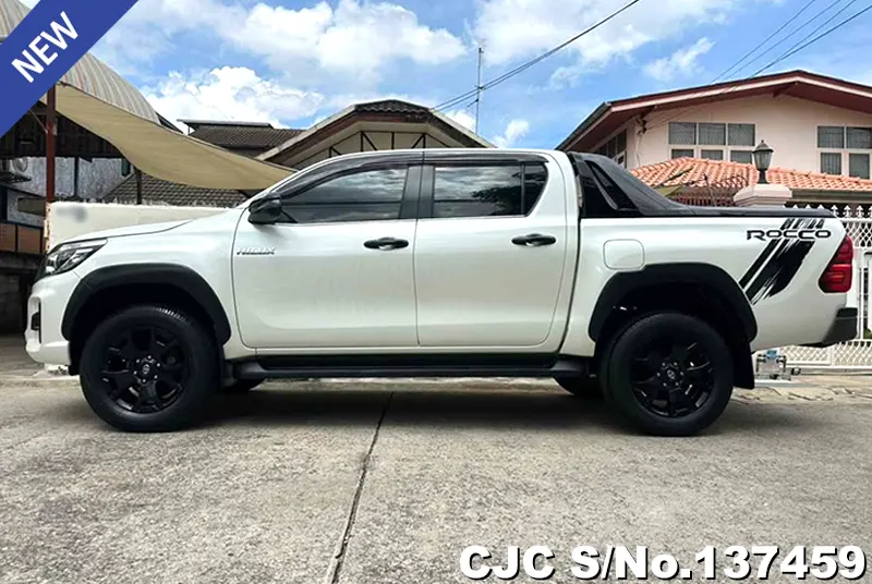 Toyota Hilux in White for Sale Image 6