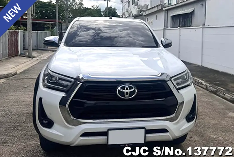 Toyota Hilux in White for Sale Image 4