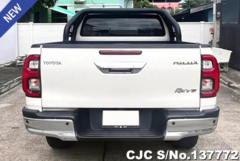 Toyota Hilux in White for Sale Image 5