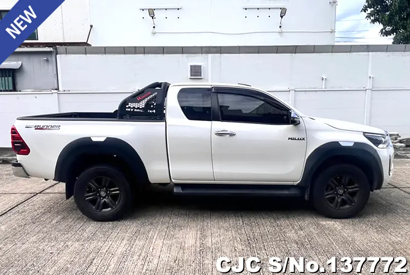 Toyota Hilux in White for Sale Image 6