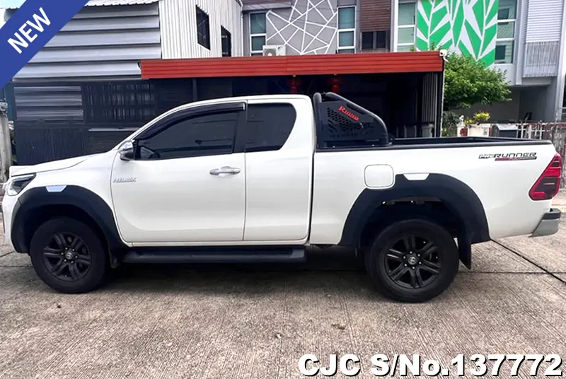 Toyota Hilux in White for Sale Image 7