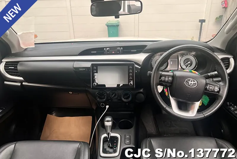 Toyota Hilux in White for Sale Image 8