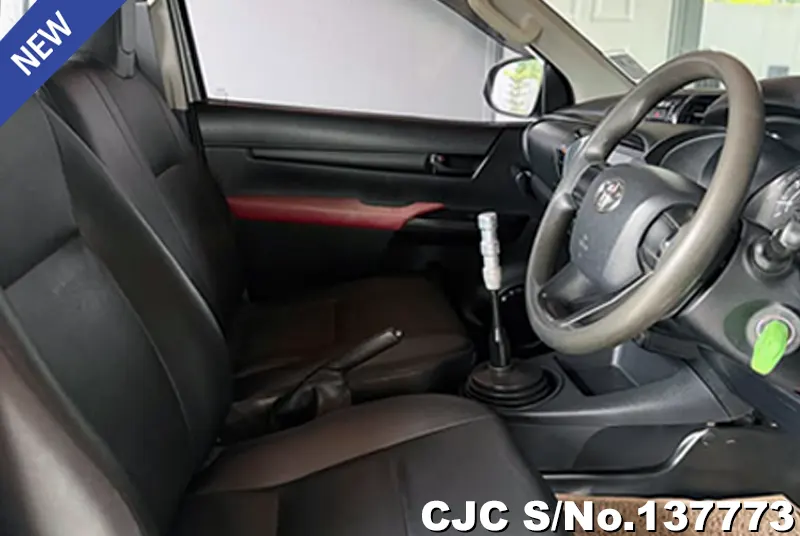 Toyota Hilux in Silver for Sale Image 4