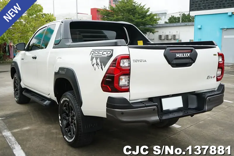 Toyota Hilux in White for Sale Image 1