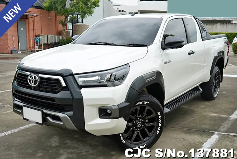 Toyota Hilux in White for Sale Image 3