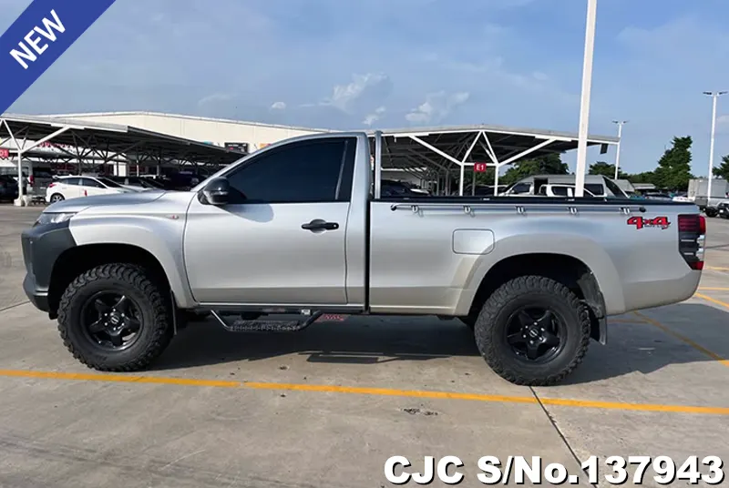 Mitsubishi Triton in Silver for Sale Image 7
