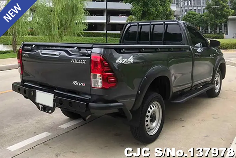 Toyota Hilux in Gray for Sale Image 2
