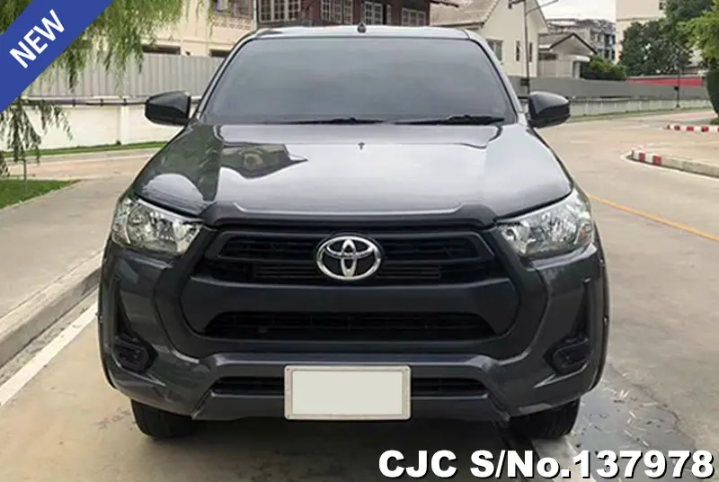 Toyota Hilux in Gray for Sale Image 4
