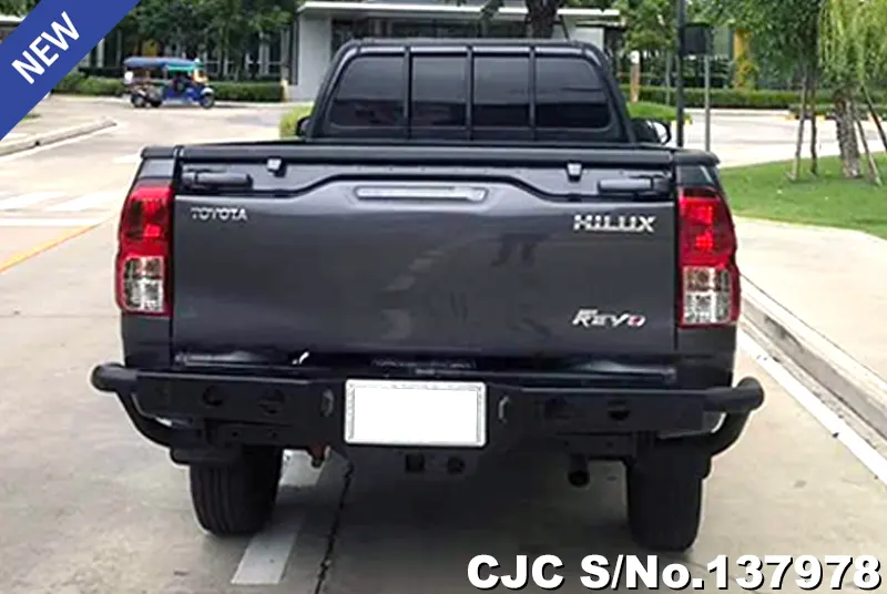 Toyota Hilux in Gray for Sale Image 5