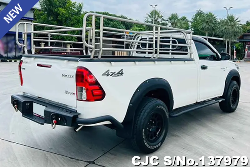 Toyota Hilux in White for Sale Image 2