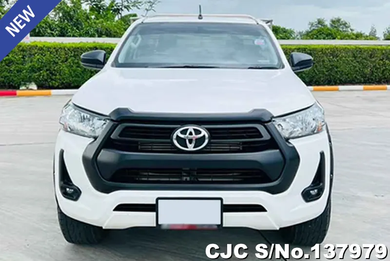 Toyota Hilux in White for Sale Image 4