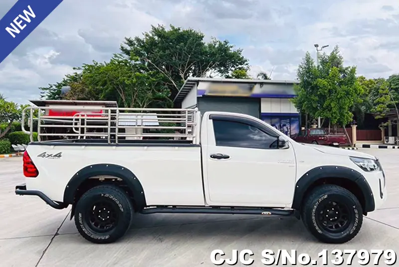 Toyota Hilux in White for Sale Image 6