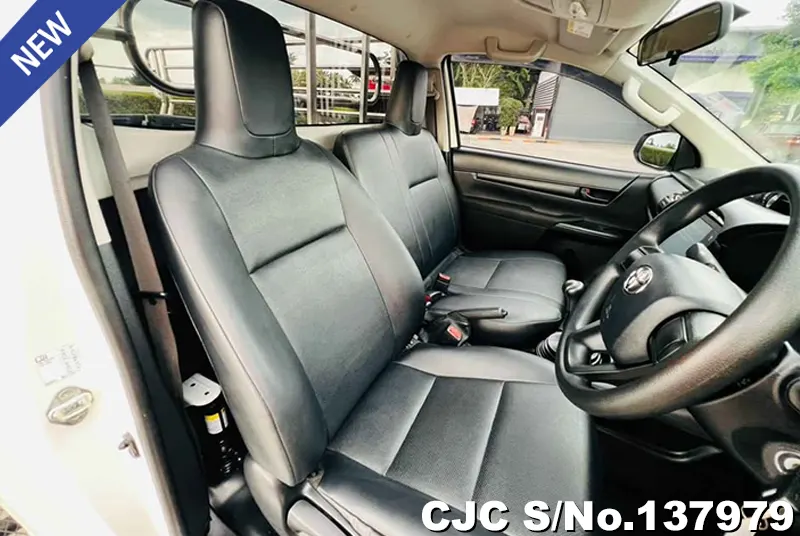 Toyota Hilux in White for Sale Image 10