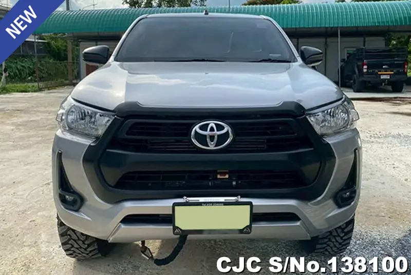Toyota Hilux in Silver for Sale Image 4