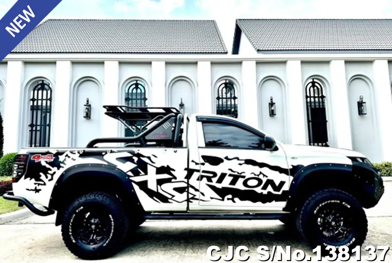 Mitsubishi Triton in White for Sale Image 6
