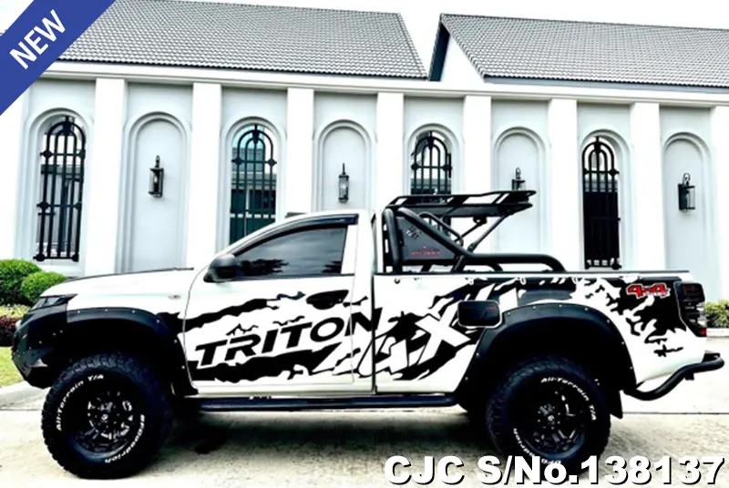 Mitsubishi Triton in White for Sale Image 7