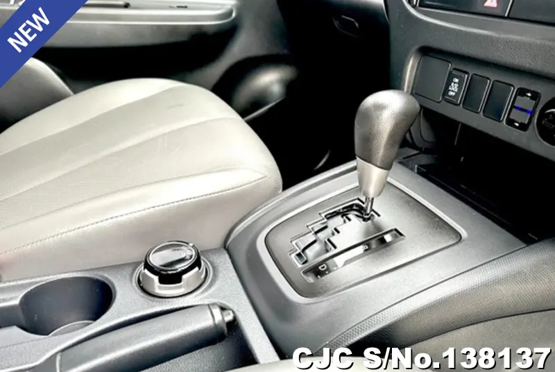 Mitsubishi Triton in White for Sale Image 10