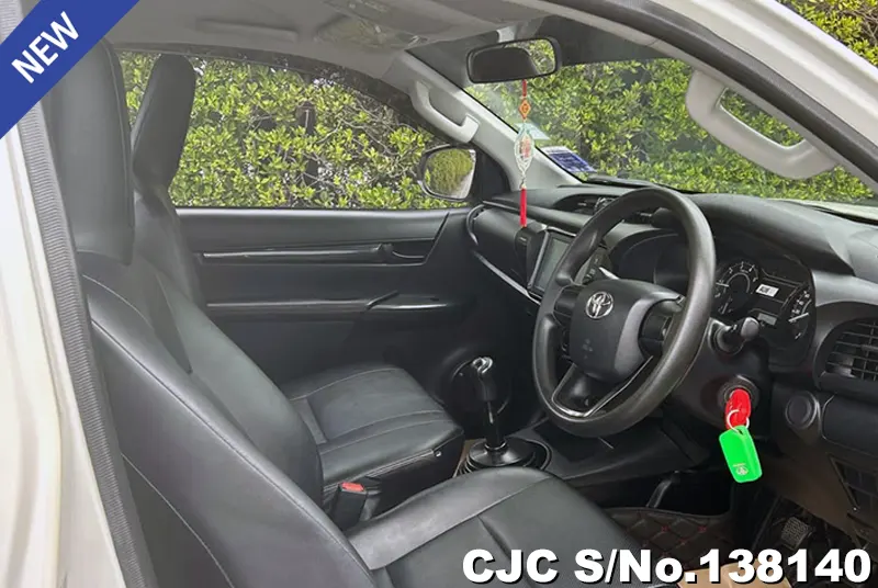 Toyota Hilux in White for Sale Image 6