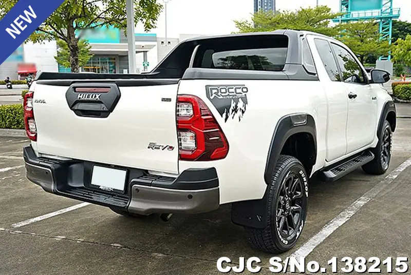 Toyota Hilux in White for Sale Image 2